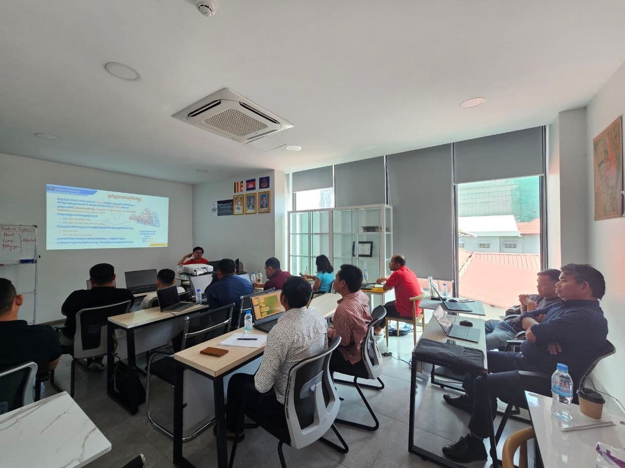 មូលដ្ឋានគ្រឹះ ArcGIS Pro សម្រាប់ការគ្រប់គ្រងទិន្នន័យក្នុងគម្រោងរដ្ឋបាលដីធ្លី